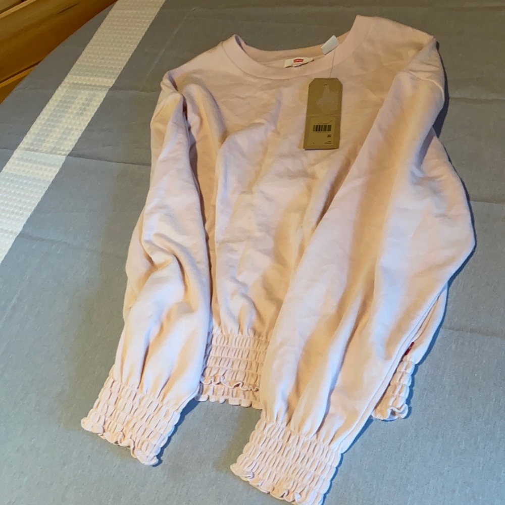 Levi’s sweatshirt